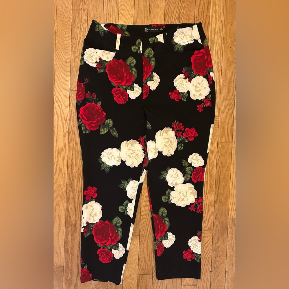 New York & Company Black Floral Ankle Trousers Size L